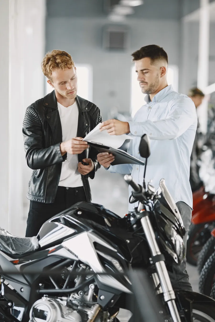 Transferencia de moto online: cambio de titularidad de motocicleta con Tramicar